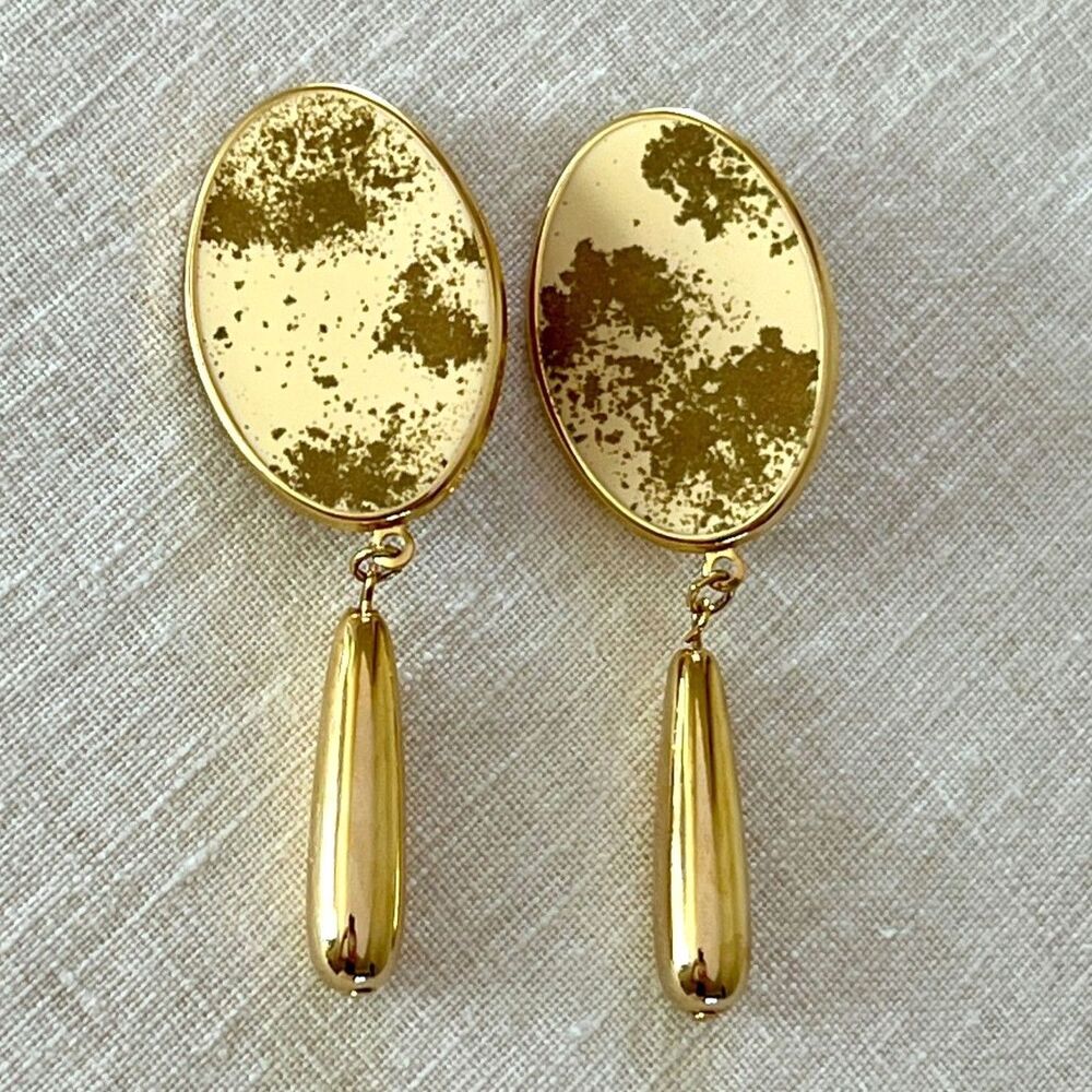Vintage 80s Gold Tone Oval Drop Cream Brown Marbled Lightweight Clip On Earrings